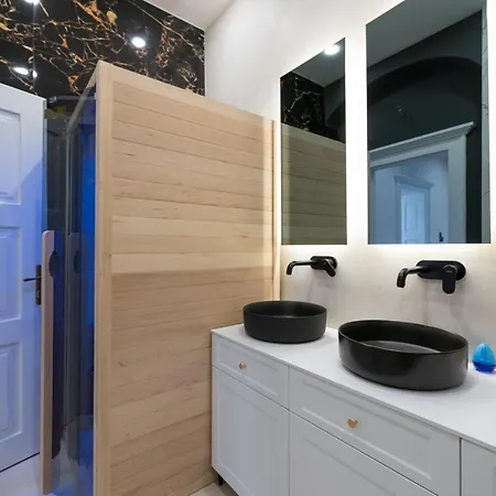 Lusso With Sea View Apartment