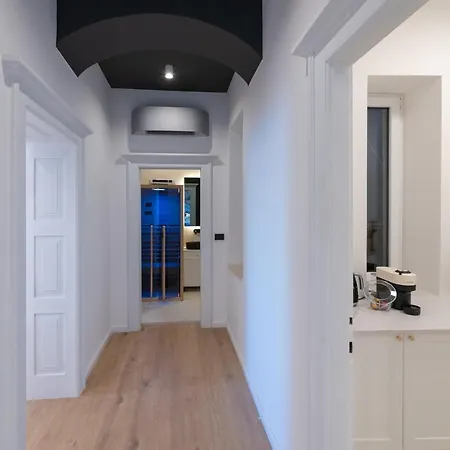 Lusso With Sea View Apartment