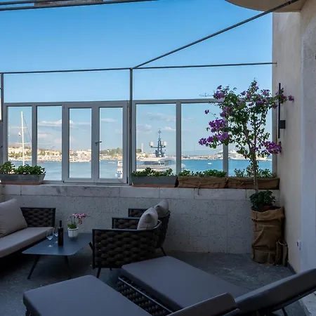 Lusso With Sea View Apartment *